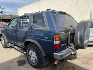1993 Nissan Pathfinder SE
