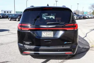 2024 Chrysler Pacifica Hybrid Pinnacle FWD