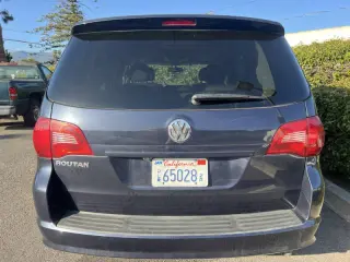 2009 Volkswagen Routan SE