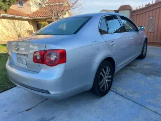 2005 Volkswagen Jetta 2.5 PZEV