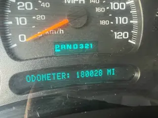 2004 Chevrolet Tahoe LS