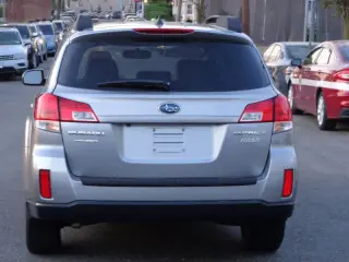 2011 Subaru Outback 2.5i Limited