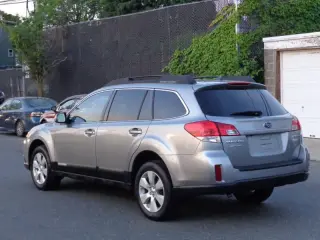 2011 Subaru Outback 2.5i Limited