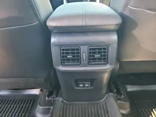 Toyota RAV4 Hybrid 2024 AWD XLE Premium 4dr SUV
