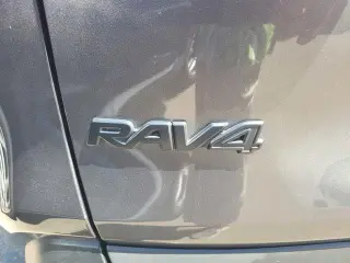 Toyota RAV4 Hybrid 2024 AWD XLE Premium 4dr SUV