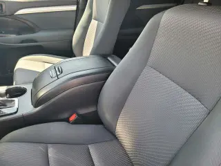 Toyota Highlander 2019 AWD LE 4dr SUV