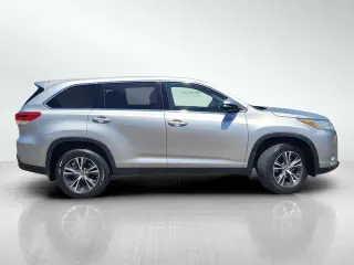 Toyota Highlander 2019 AWD LE 4dr SUV