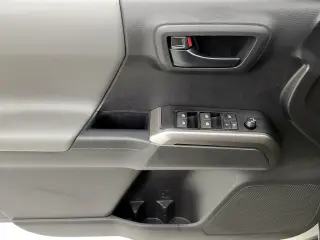 Toyota Tacoma 2023 4x4 SR5 V6 4dr Double Cab 5.0 ft SB