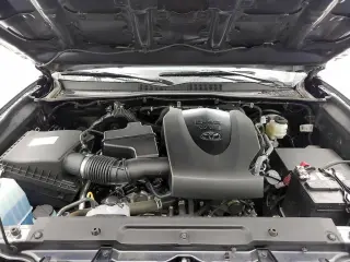 Toyota Tacoma 2023 4x4 SR5 V6 4dr Double Cab 5.0 ft SB