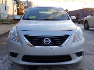 2014 Nissan Versa 1.6 SV