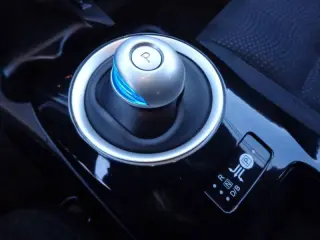 2017 Nissan LEAF SV