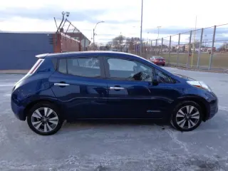 2017 Nissan LEAF SV