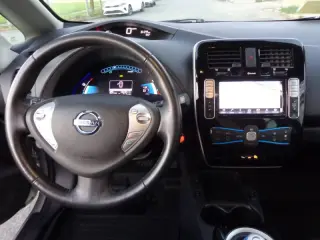 2017 Nissan LEAF SL