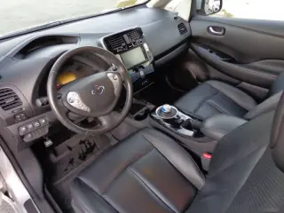 2017 Nissan LEAF SL