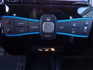 2017 Nissan LEAF SV