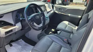 2015 Toyota Sienna XLE Premium 8-Passenger