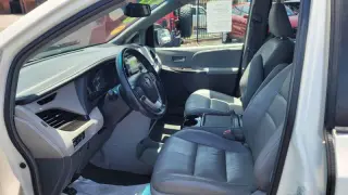 2015 Toyota Sienna XLE Premium 8-Passenger