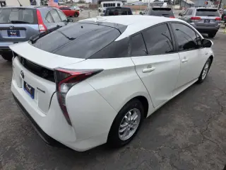 2016 Toyota Prius Two