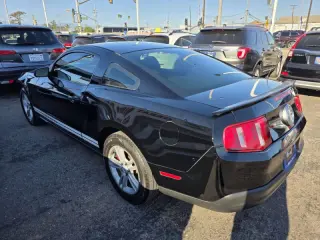 2010 Ford Mustang V6 Premium