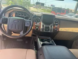 2014 Ford F-250 Super Duty Lariat