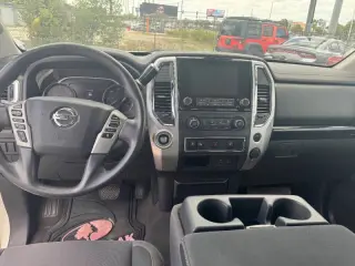 2021 Nissan Titan SV