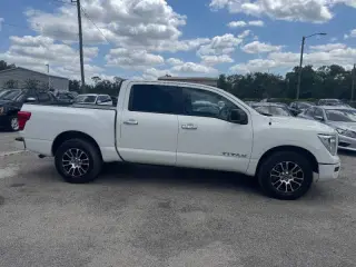 2021 Nissan Titan SV