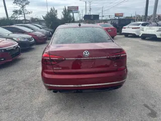 2017 Volkswagen Passat 1.8T R-Line