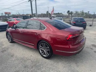 2017 Volkswagen Passat 1.8T R-Line