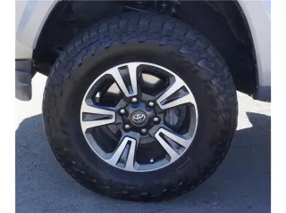 2017 Toyota Tacoma TRD Sport Pickup 4D 5 ft