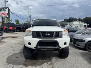 2014 Nissan Titan SV