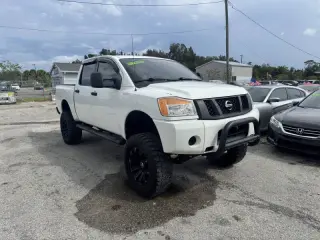 2014 Nissan Titan SV