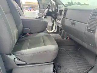 2014 Nissan Titan SV