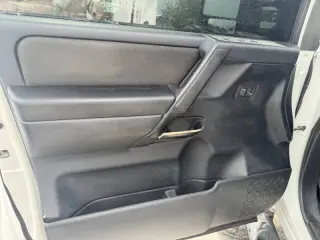 2014 Nissan Titan SV