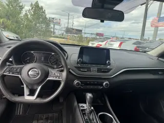 2021 Nissan Altima 2.5 SV