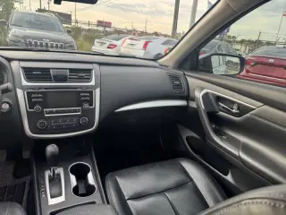 2016 Nissan Altima 2.5 SR
