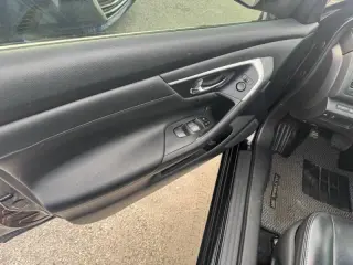 2016 Nissan Altima 2.5 SR