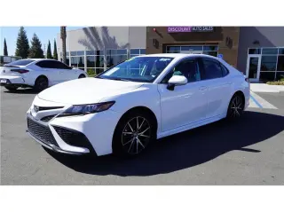 2024 Toyota Camry SE Sedan 4D