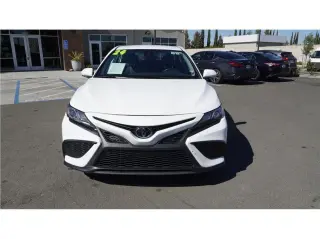 2024 Toyota Camry SE Sedan 4D