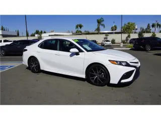 2024 Toyota Camry SE Sedan 4D
