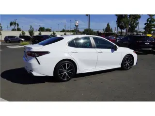 2024 Toyota Camry SE Sedan 4D