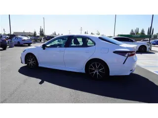 2024 Toyota Camry SE Sedan 4D