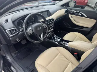 2017 Infiniti QX30 Premium