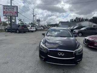 2017 Infiniti QX30 Premium