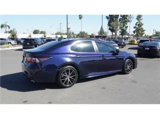 2022 Toyota Camry SE Sedan 4D