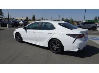 2024 Toyota Camry SE Sedan 4D