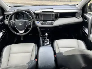 2017 Toyota RAV4 Hybrid Limited