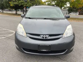 2009 Toyota Sienna XLE