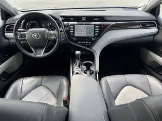 2019 Toyota Camry Hybrid XLE