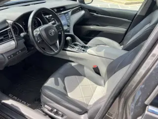 2019 Toyota Camry Hybrid XLE