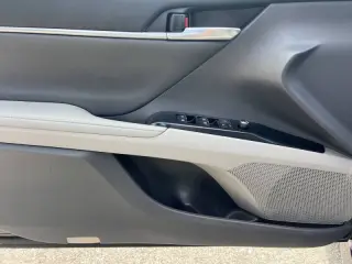 2019 Toyota Camry Hybrid XLE